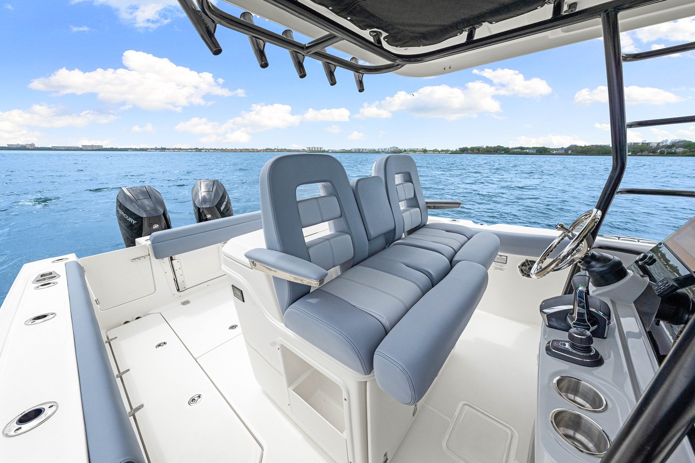 BOSTON WHALER 330 OUTRAGE, photo 52