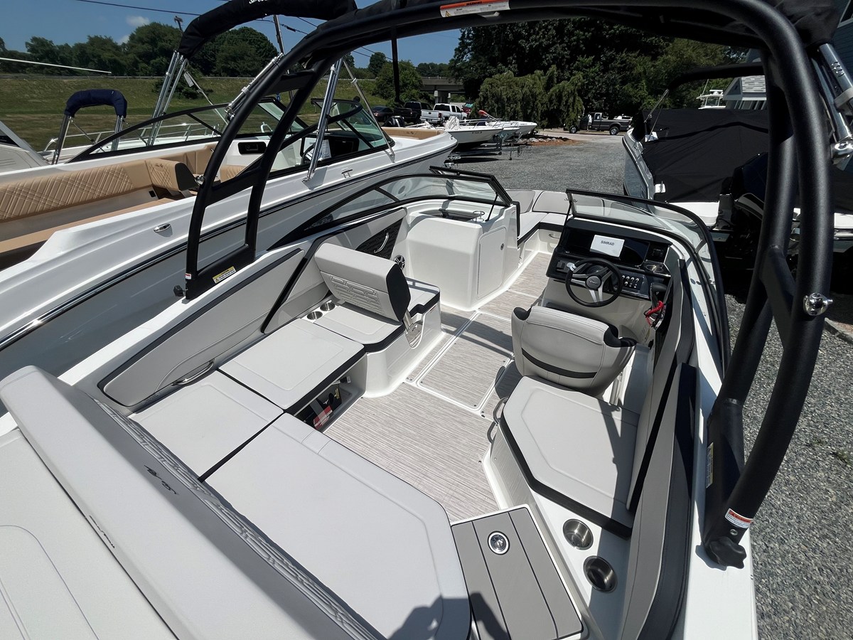 SEA RAY SPX 210 OUTBOARD, photo 5