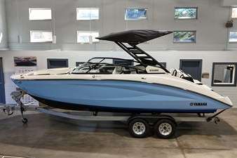 YAMAHA 252SE