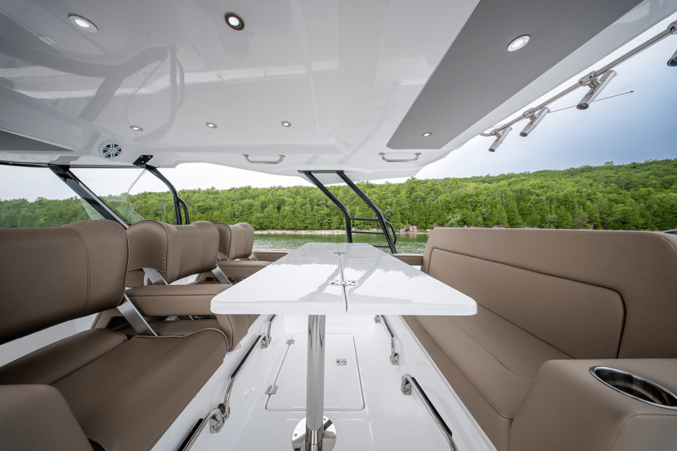 CRUISERS YACHTS 38 VTR EC, photo 19