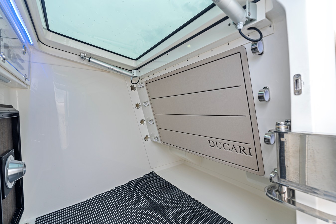 DUCARI 37 XIV, photo 20