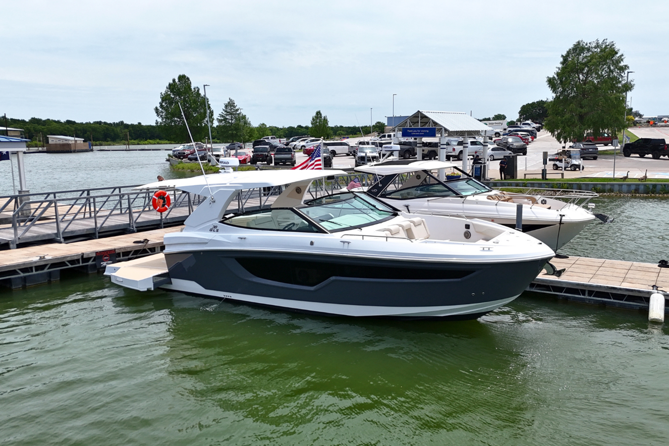 Cruisers Yachts 38 GLS — 2026 Cruisers Yachts 38 GLS — photo 3