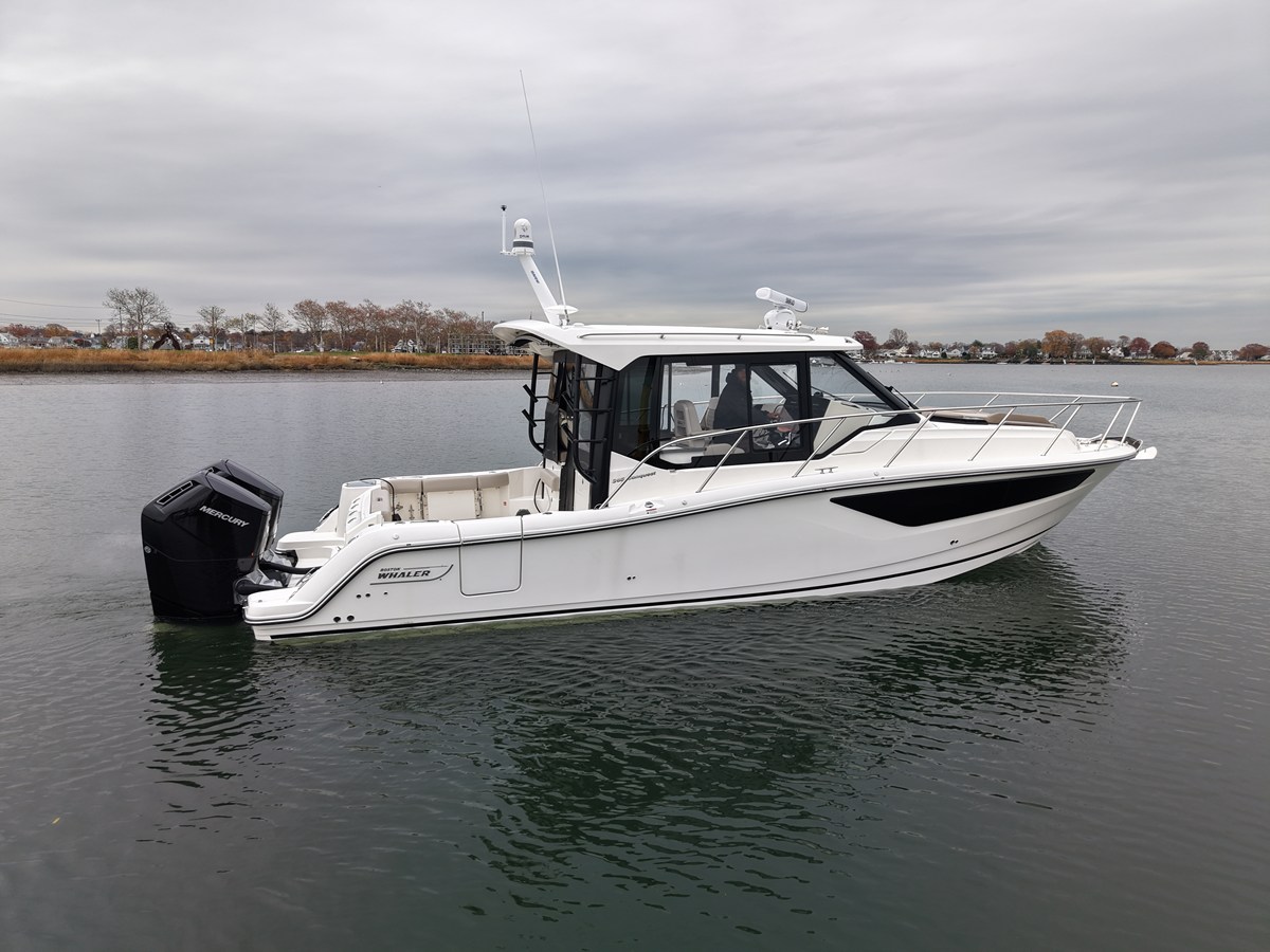 BOSTON WHALER 365 CONQUEST, photo 6