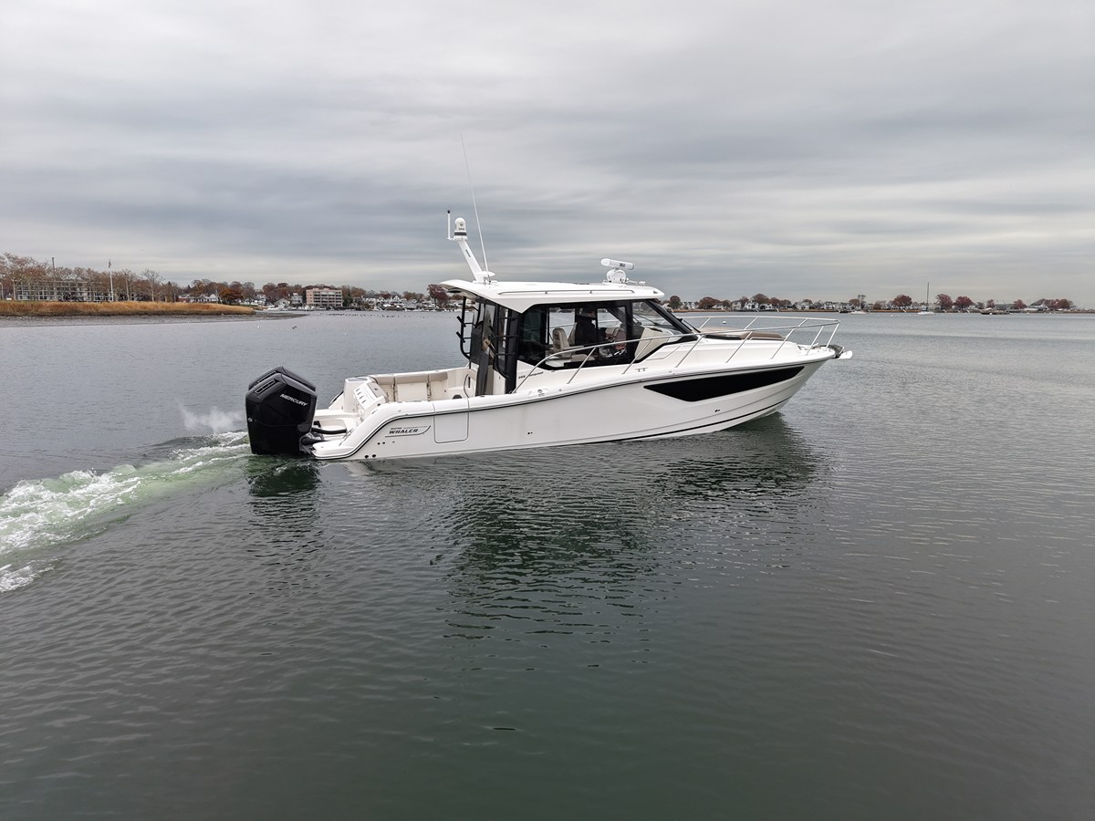 BOSTON WHALER 365 CONQUEST, photo 7