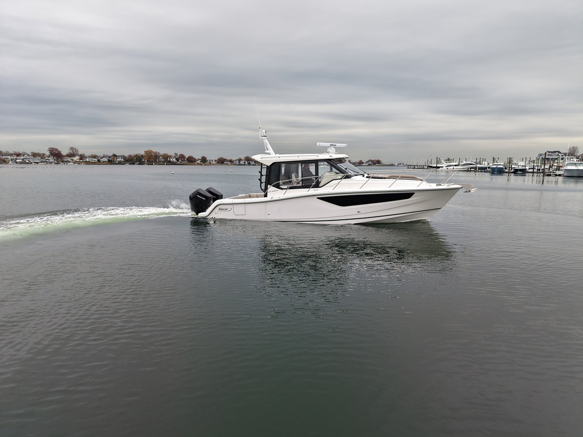 BOSTON WHALER 365 CONQUEST, photo 9