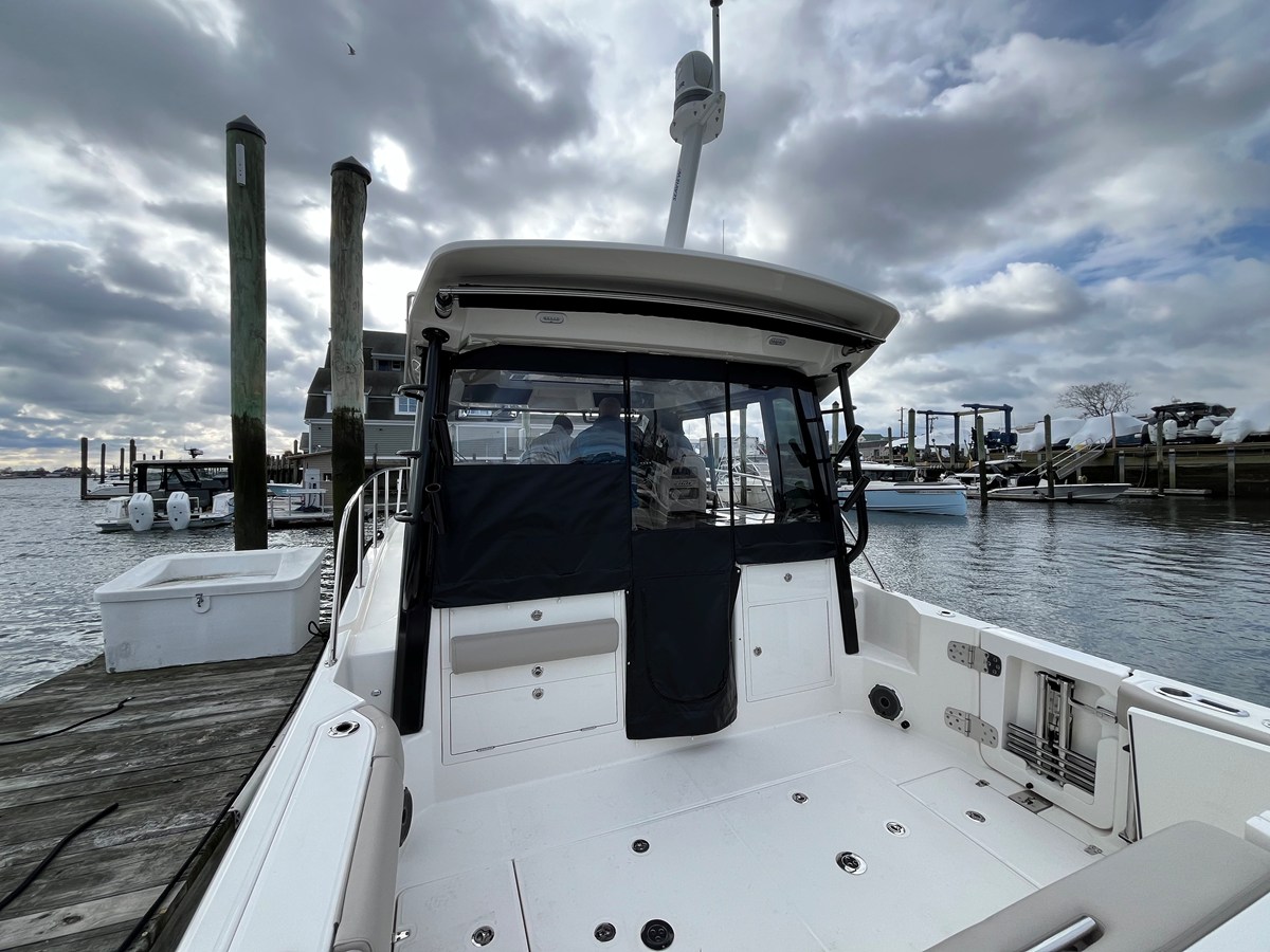 BOSTON WHALER 365 CONQUEST, photo 11