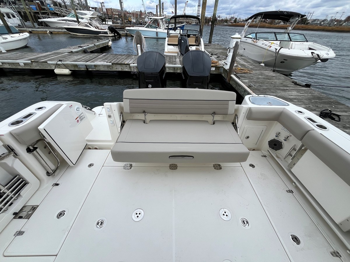 BOSTON WHALER 365 CONQUEST, photo 16