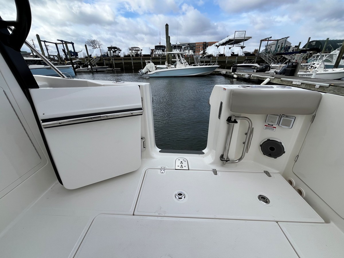 BOSTON WHALER 365 CONQUEST, photo 19