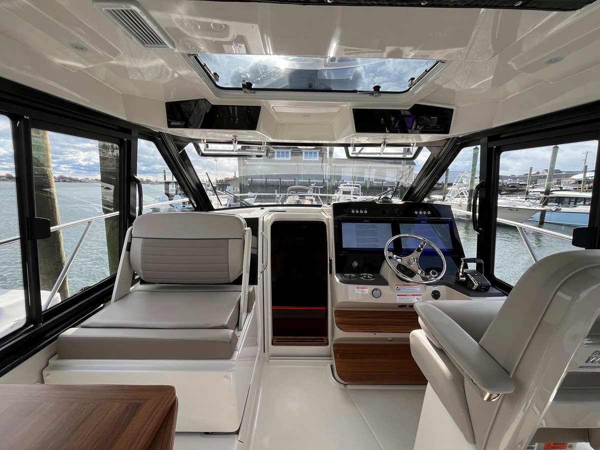 BOSTON WHALER 365 CONQUEST, photo 24