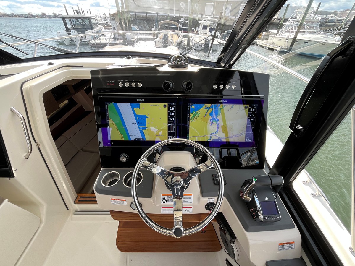 BOSTON WHALER 365 CONQUEST, photo 32