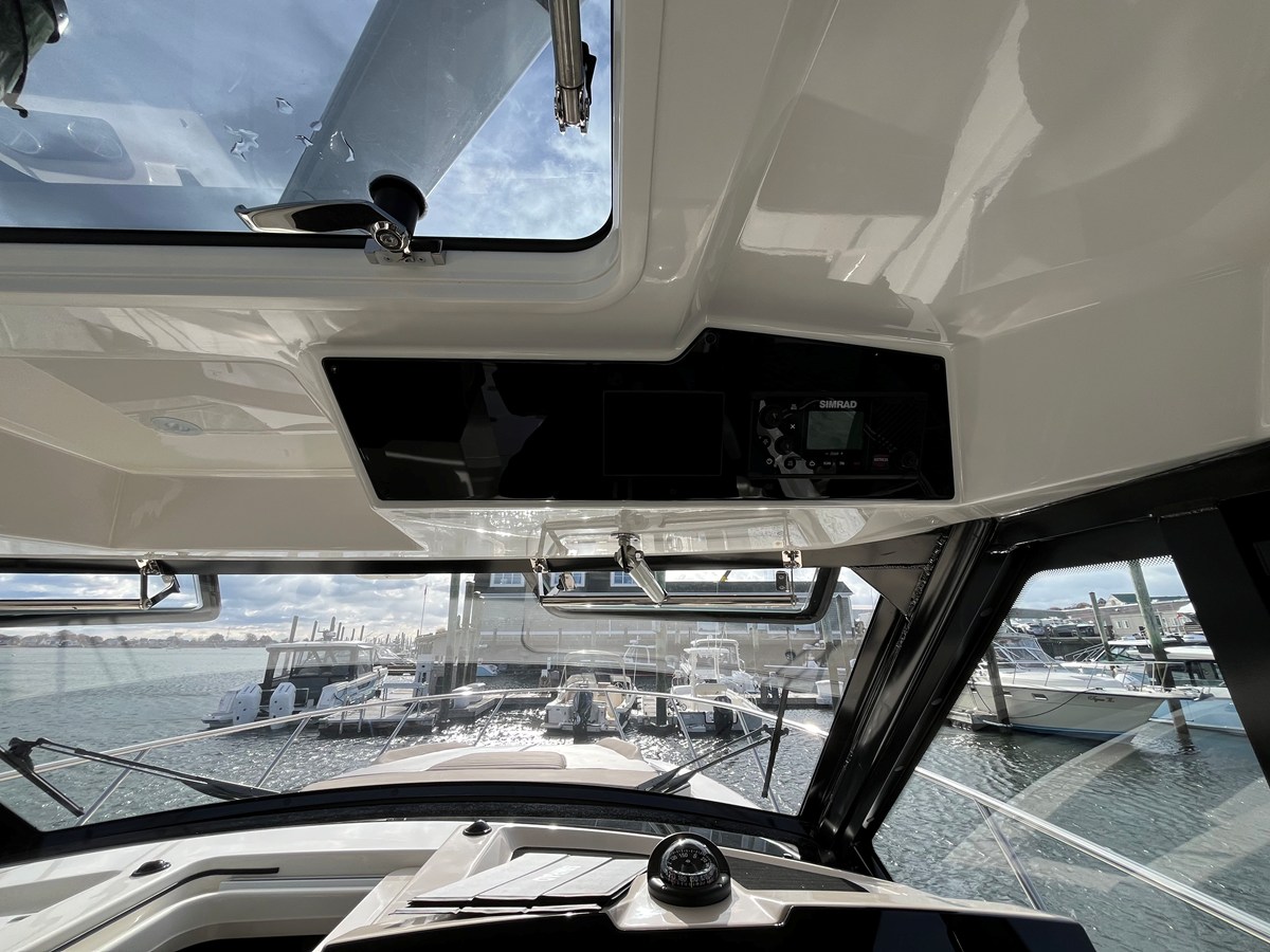 BOSTON WHALER 365 CONQUEST, photo 35
