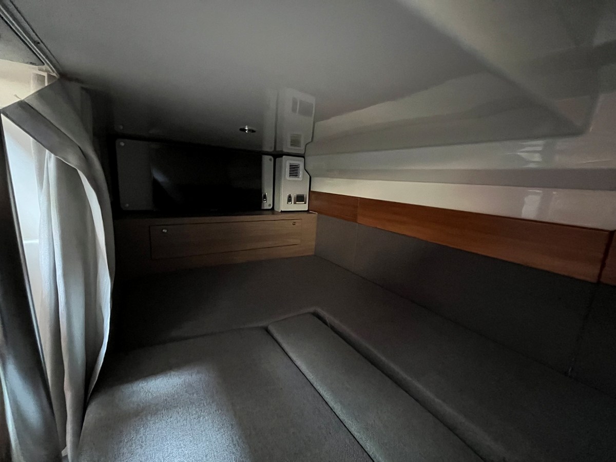 BOSTON WHALER 365 CONQUEST, photo 51