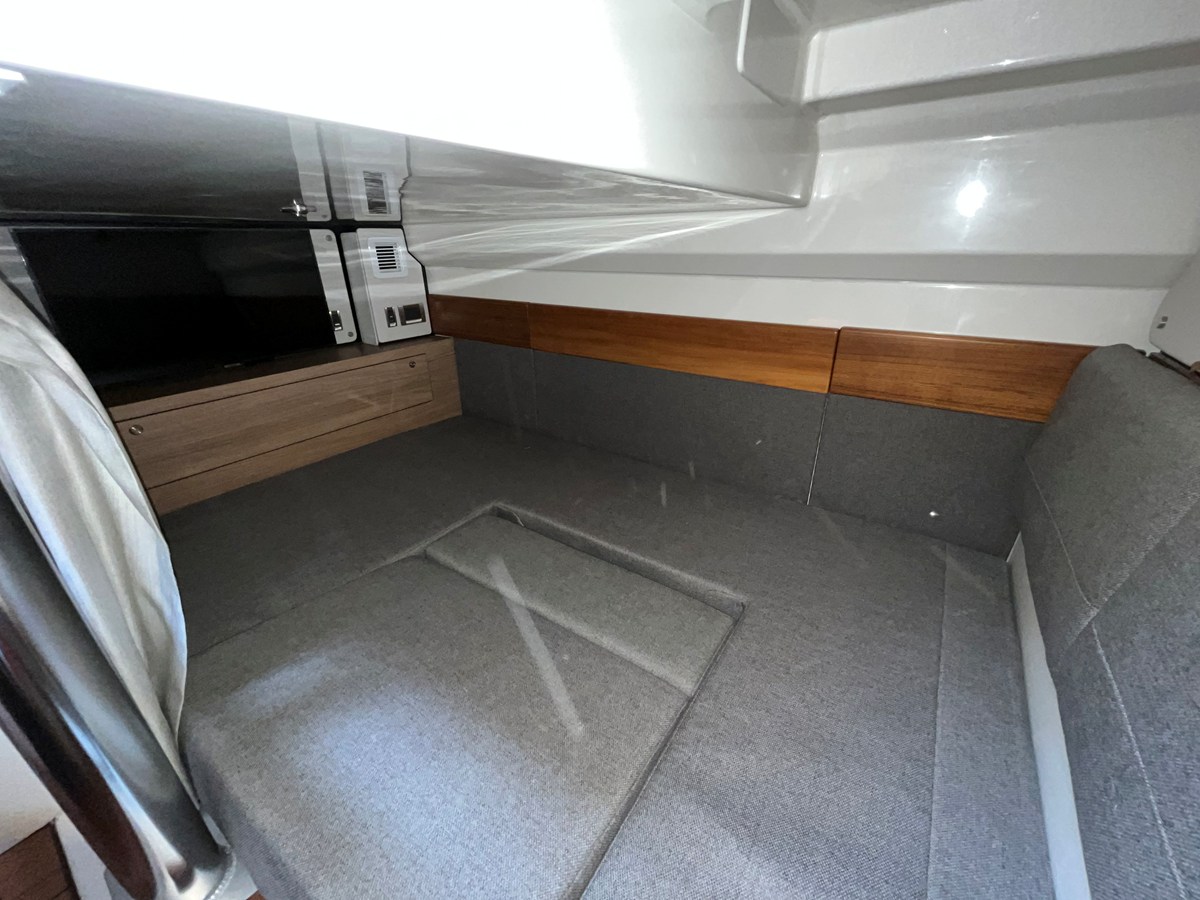 BOSTON WHALER 365 CONQUEST, photo 52