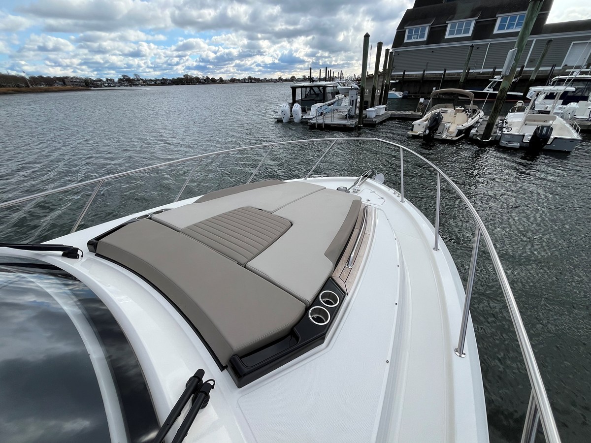 BOSTON WHALER 365 CONQUEST, photo 53