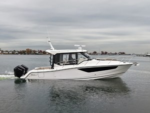 BOSTON WHALER 365 CONQUEST