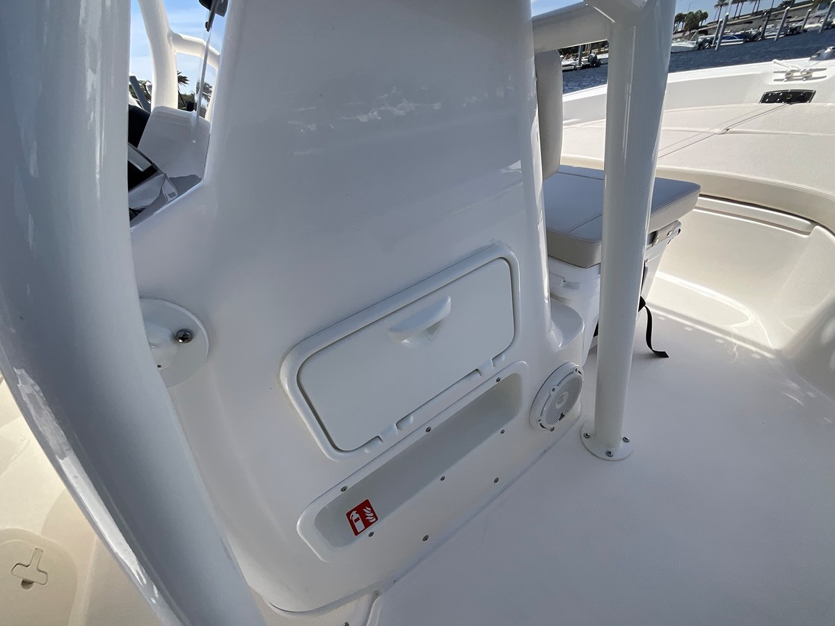 BOSTON WHALER 190 MONTAUK, photo 12