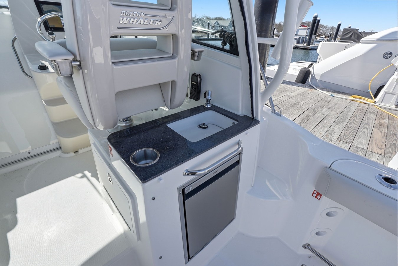 BOSTON WHALER 285 CONQUEST, photo 12