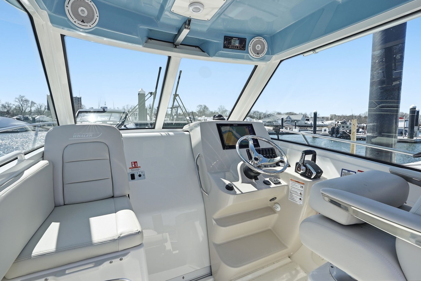 BOSTON WHALER 285 CONQUEST, photo 15