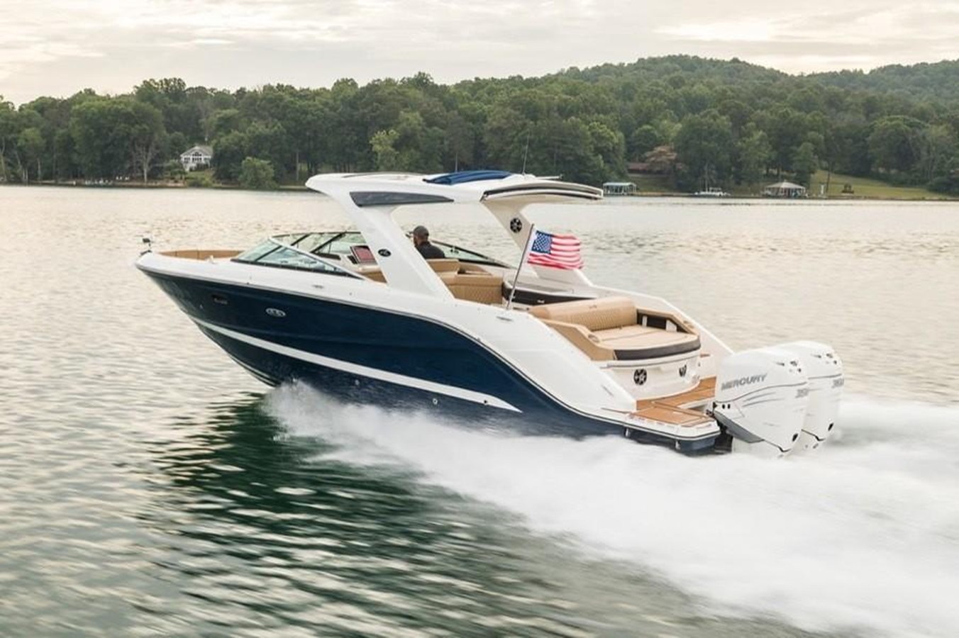 Sea Ray SLX 310 Outboard — 2025 Sea Ray SLX 310 Outboard — photo 3
