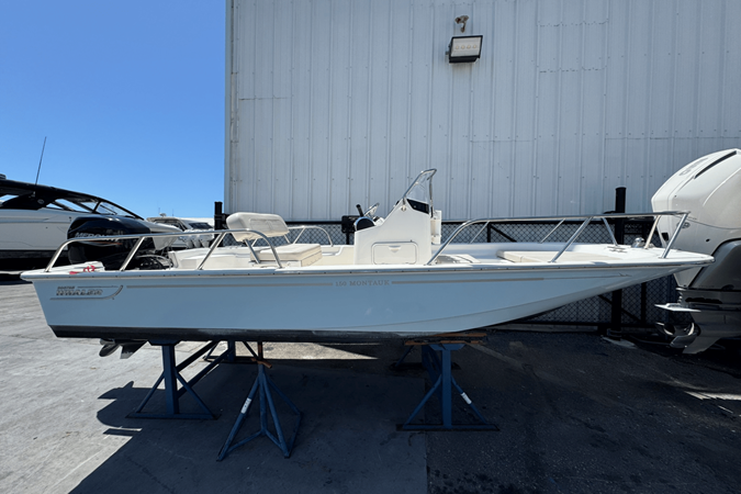 BOSTON WHALER 150 MONTAUK — 2020 Boston Whaler 150 Montauk