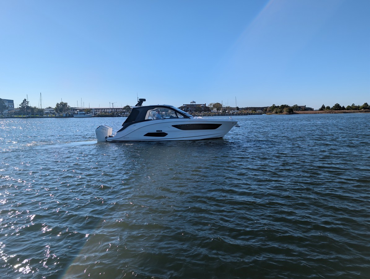 Sea Ray SUNDANCER 370 OUTBOARD — 2026 Sea Ray Sundancer 370 Outboard — photo 5