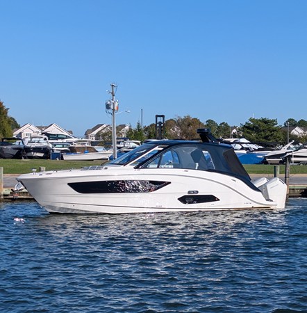 SEA RAY SUNDANCER 370 OUTBOARD — 2026 Sea Ray Sundancer 370 Outboard
