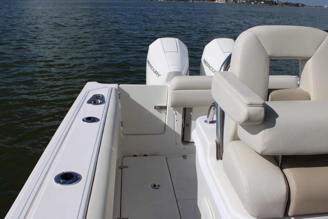 BOSTON WHALER 250 OUTRAGE, photo 11