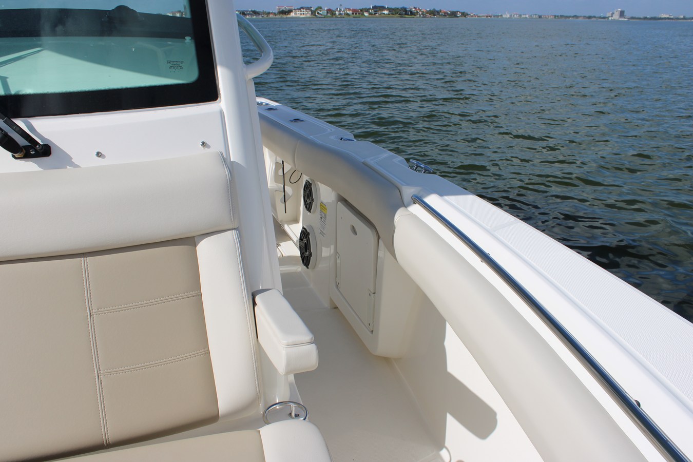 BOSTON WHALER 250 OUTRAGE, photo 13