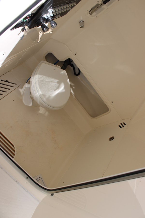 BOSTON WHALER 250 OUTRAGE, photo 22