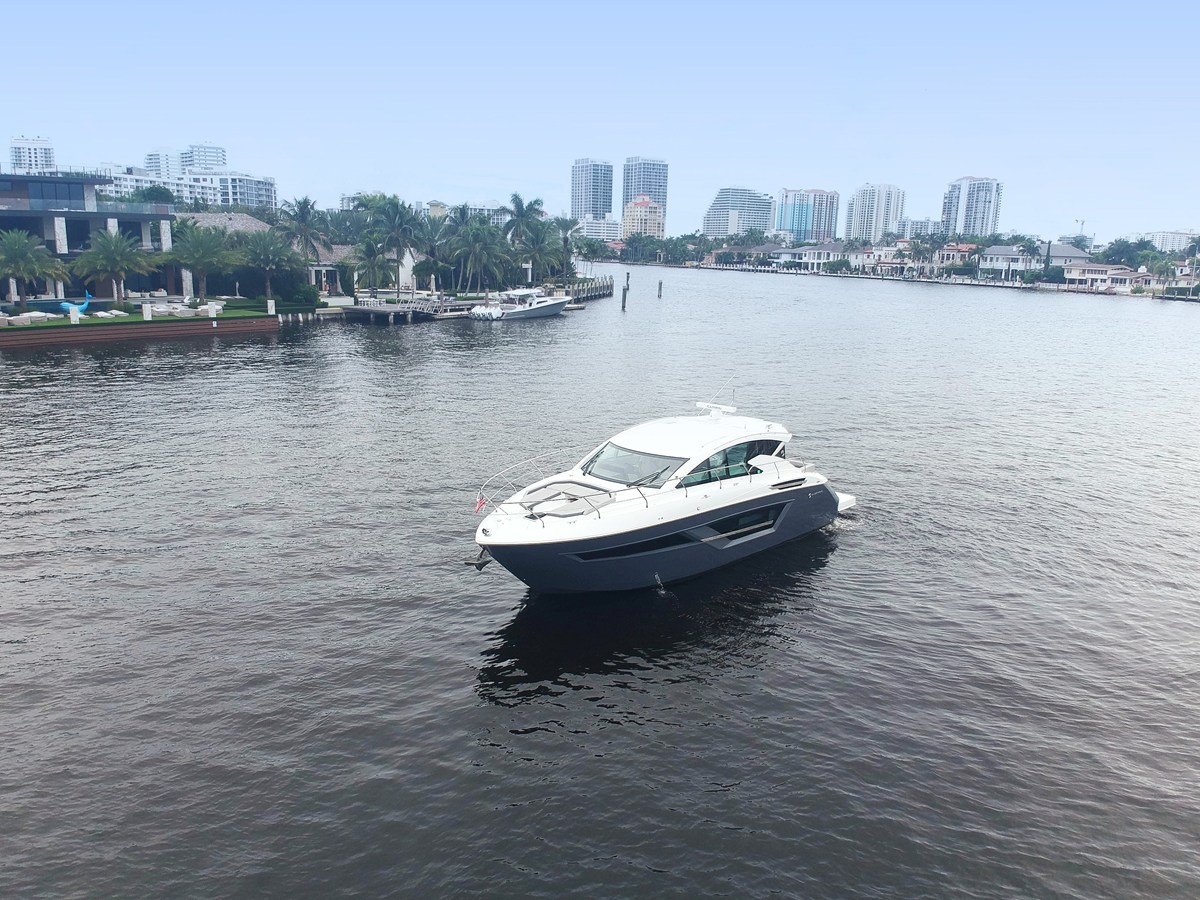 Cruisers Yachts 46 CANTIUS — 2023 Cruisers Yachts 46 Cantius — photo 3