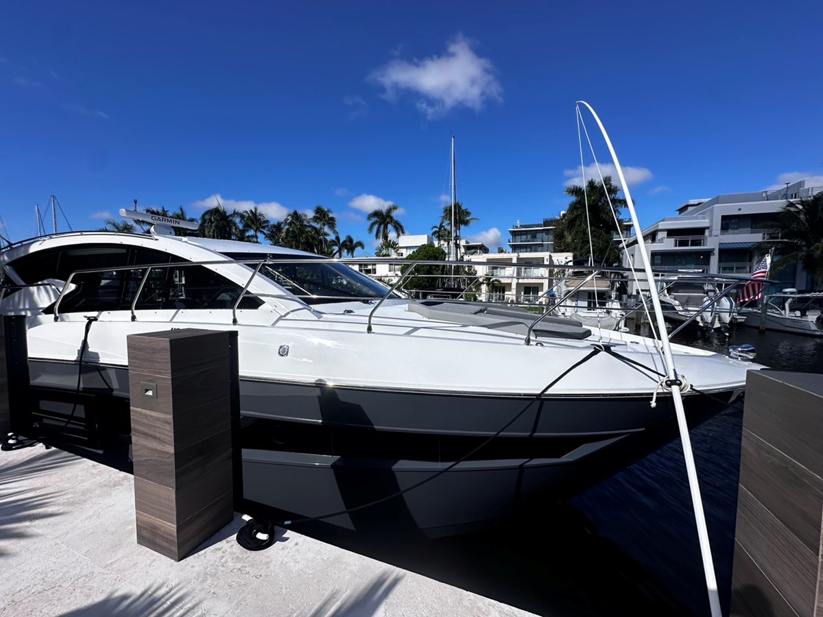 Cruisers Yachts 46 CANTIUS — 2023 Cruisers Yachts 46 Cantius — photo 4