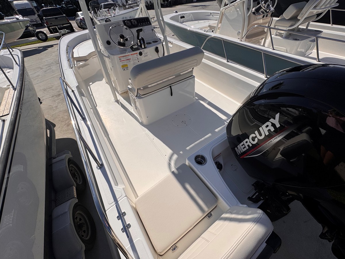 BOSTON WHALER 190 MONTAUK, photo 6