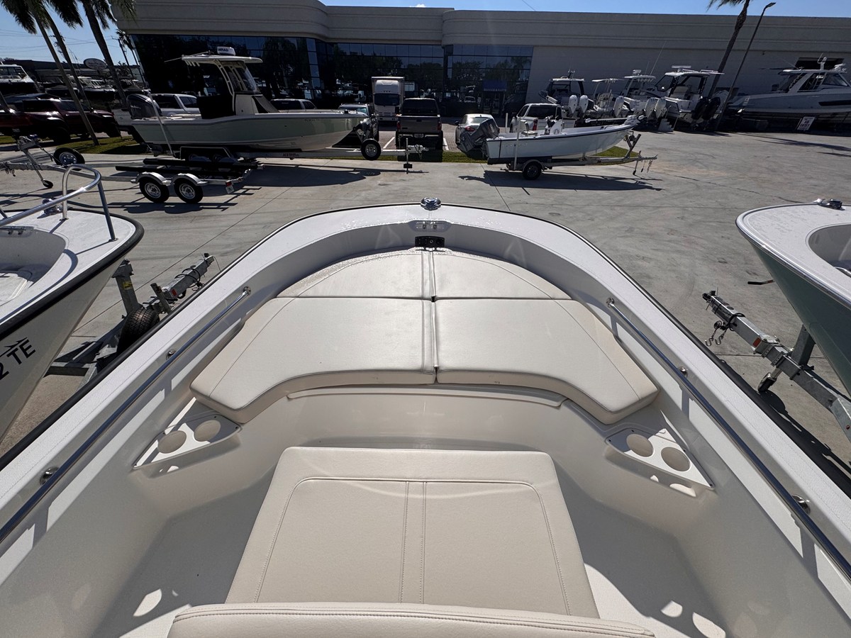 BOSTON WHALER 190 MONTAUK, photo 14