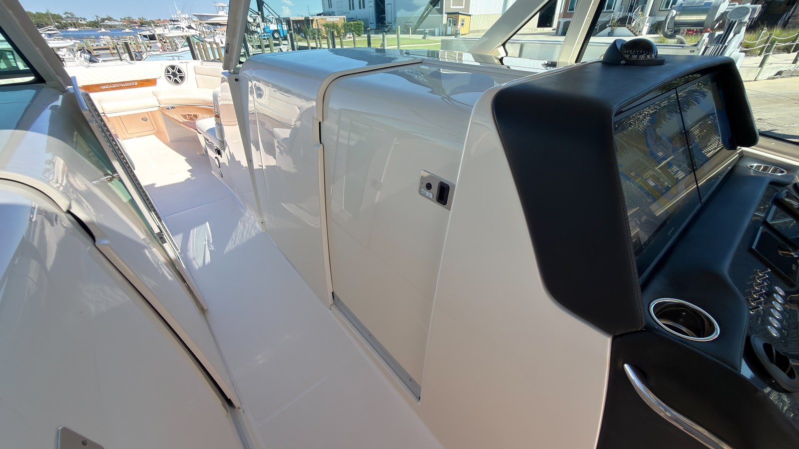 GRADY-WHITE FREEDOM 415, photo 12