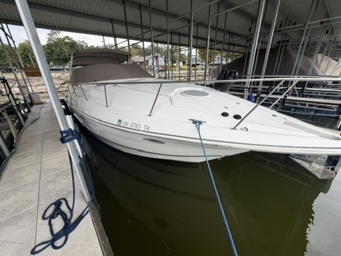 Cruisers Yachts 340 EXPRESS — 2005 Cruisers Yachts 340 Express — photo 5