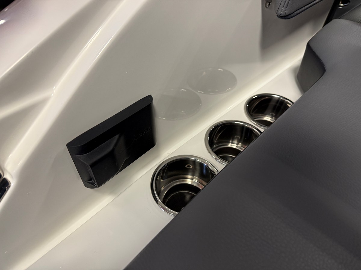 COBALT R6 SURF, photo 17