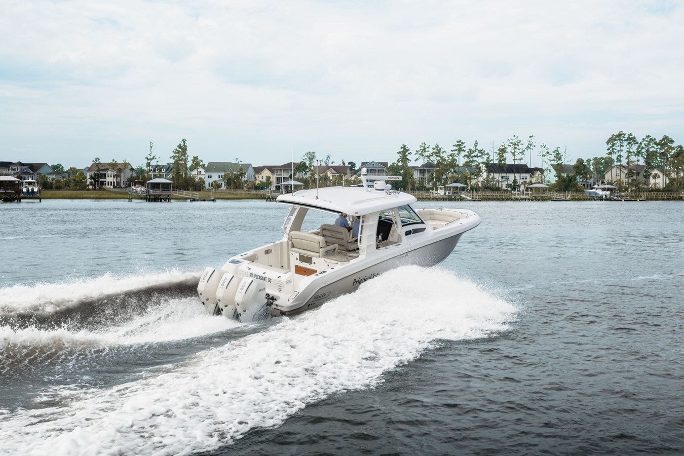 Boston Whaler 350 REALM — 2021 Boston Whaler 350 Realm — photo 3