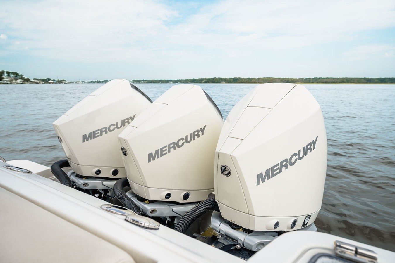 Boston Whaler 350 REALM — 2021 Boston Whaler 350 Realm — photo 4