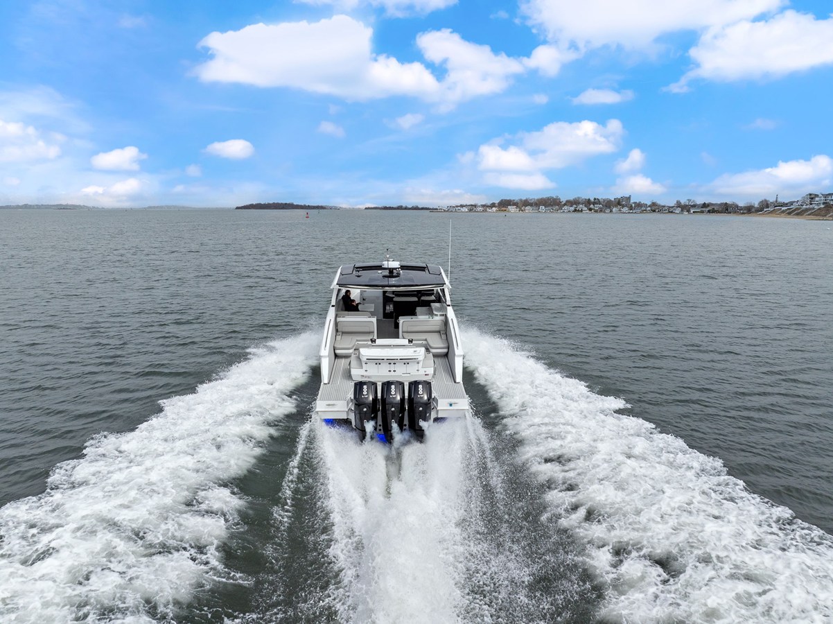 CRUISERS YACHTS 50 GLS OB, photo 2