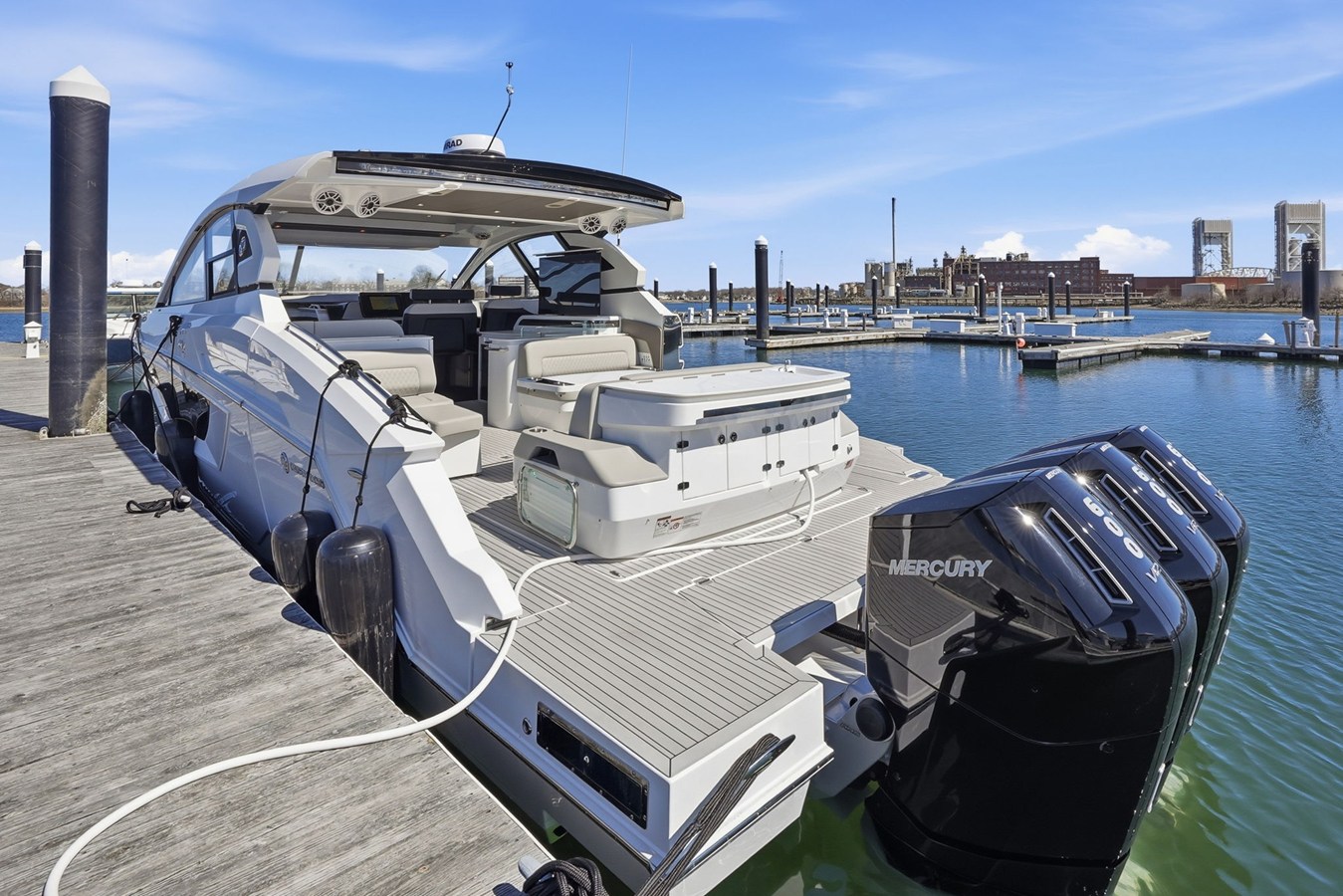CRUISERS YACHTS 50 GLS OB, photo 5