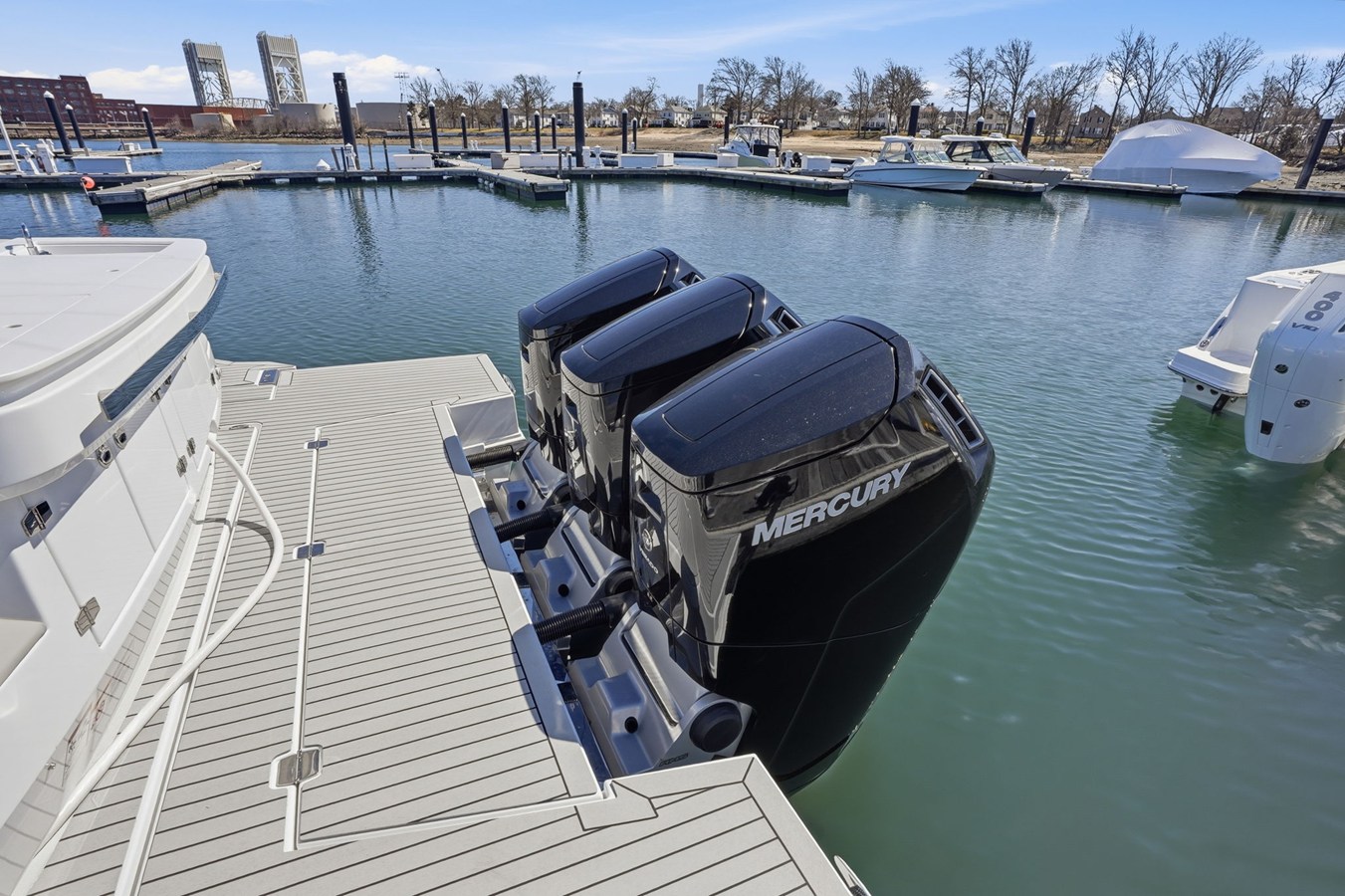 CRUISERS YACHTS 50 GLS OB, photo 7