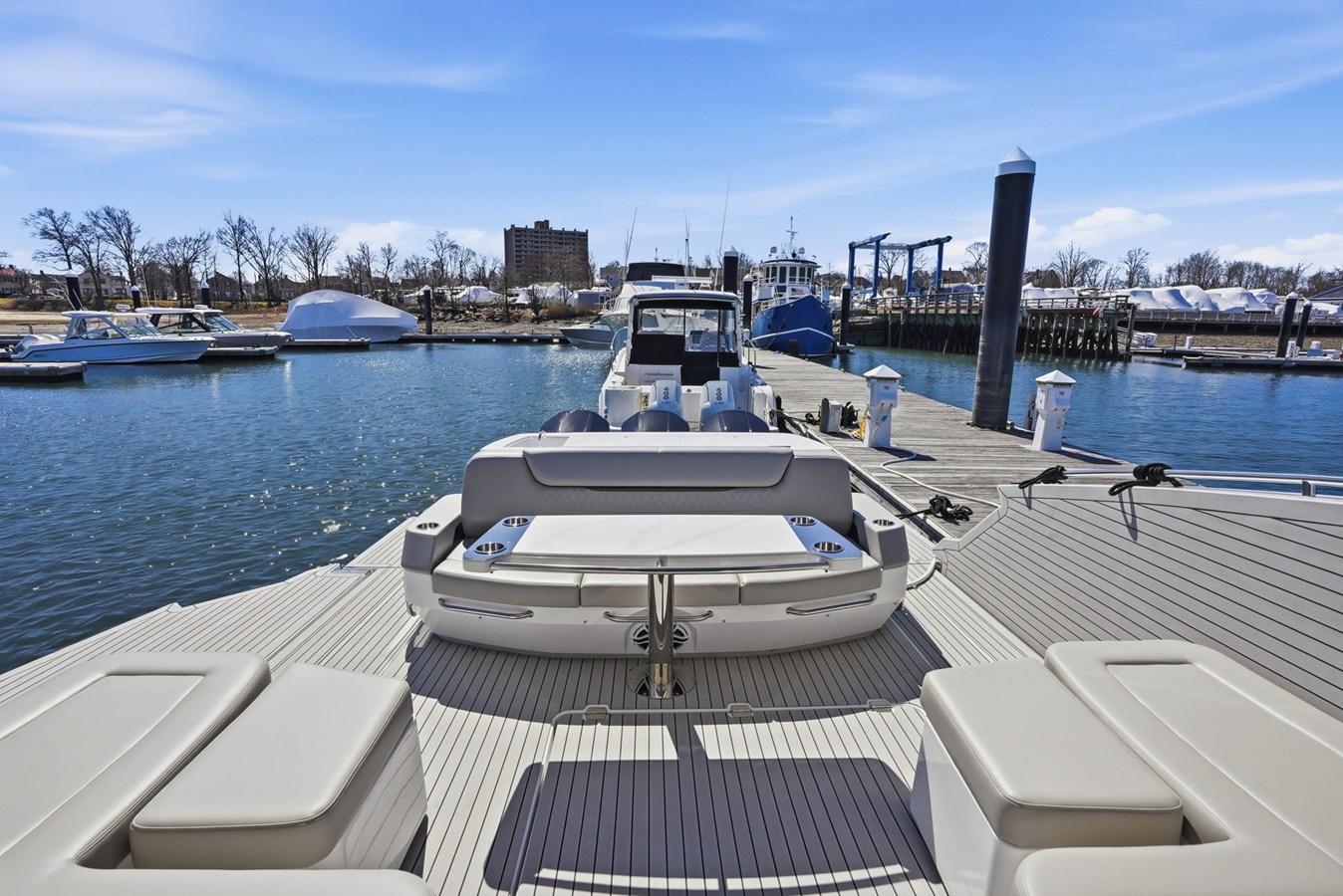 CRUISERS YACHTS 50 GLS OB, photo 16