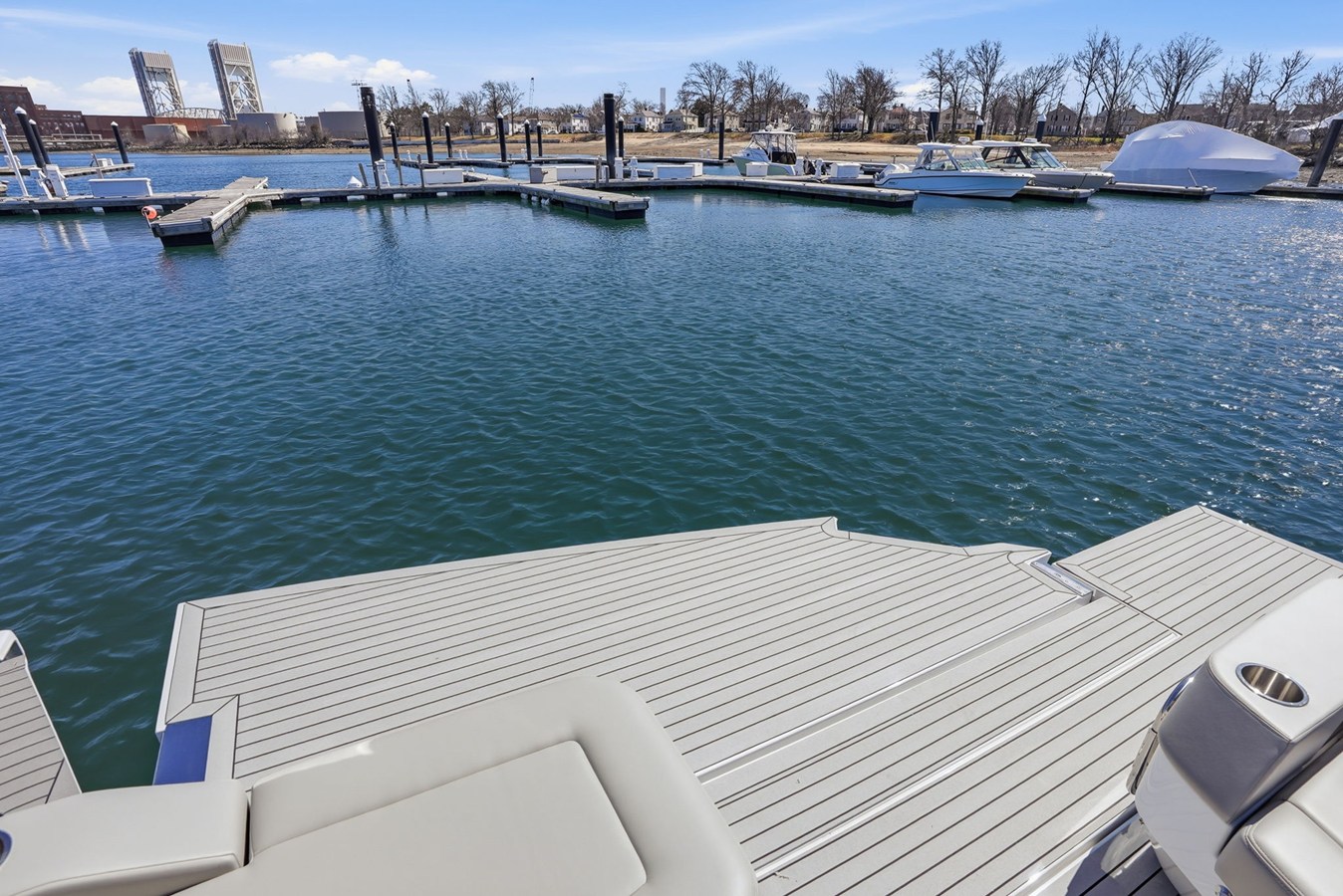 CRUISERS YACHTS 50 GLS OB, photo 17