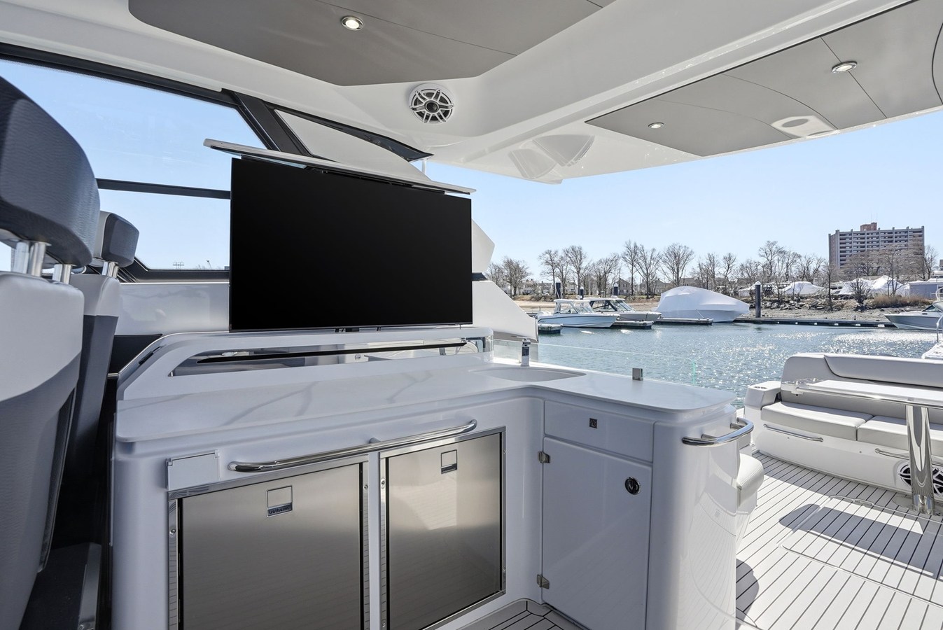 CRUISERS YACHTS 50 GLS OB, photo 20