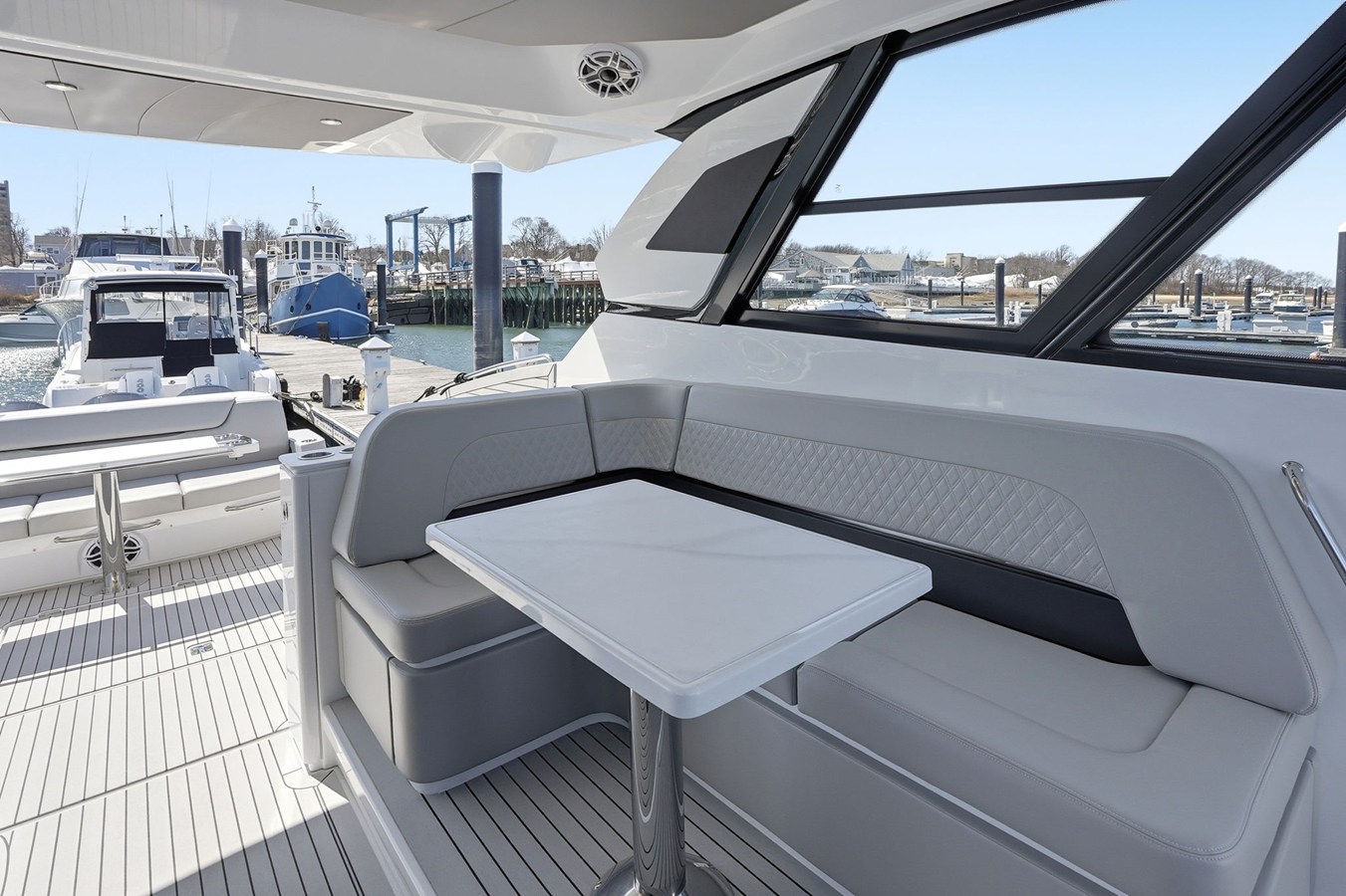 CRUISERS YACHTS 50 GLS OB, photo 22