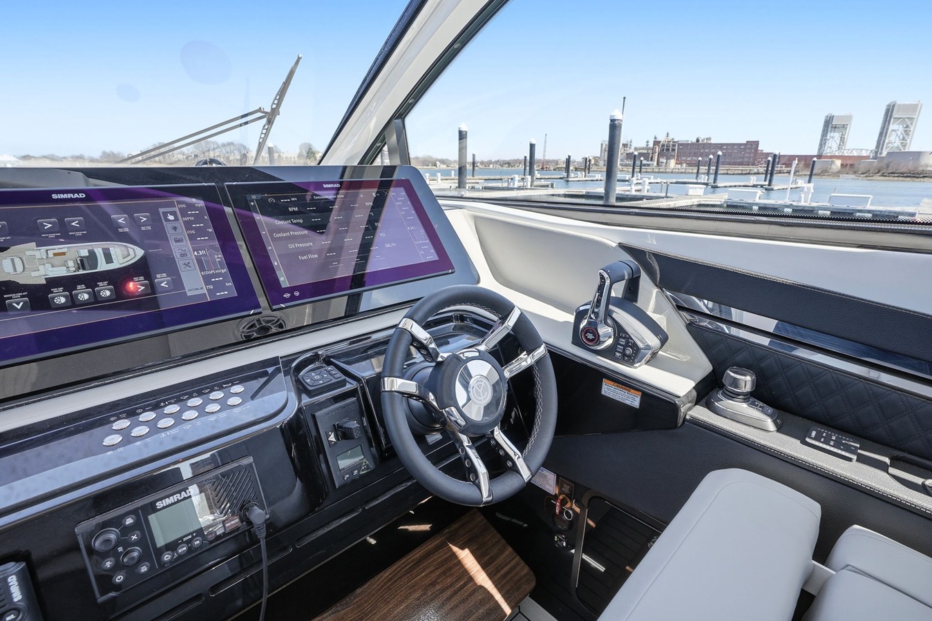 CRUISERS YACHTS 50 GLS OB, photo 29