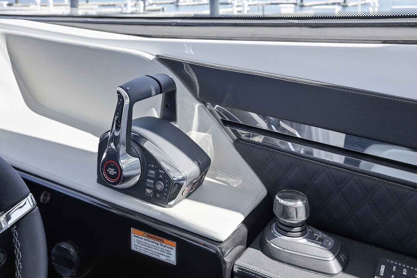 CRUISERS YACHTS 50 GLS OB, photo 30