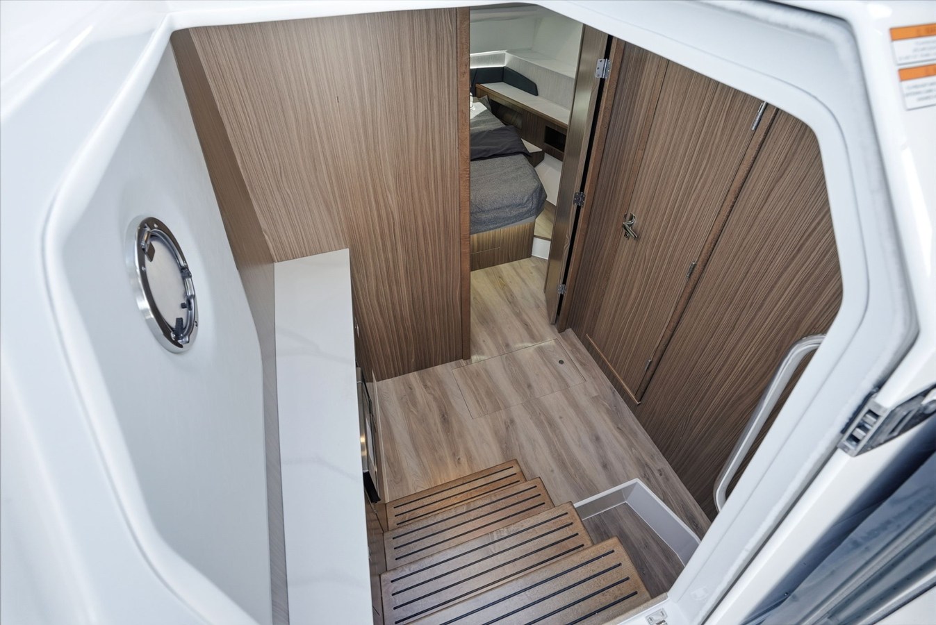 CRUISERS YACHTS 50 GLS OB, photo 35