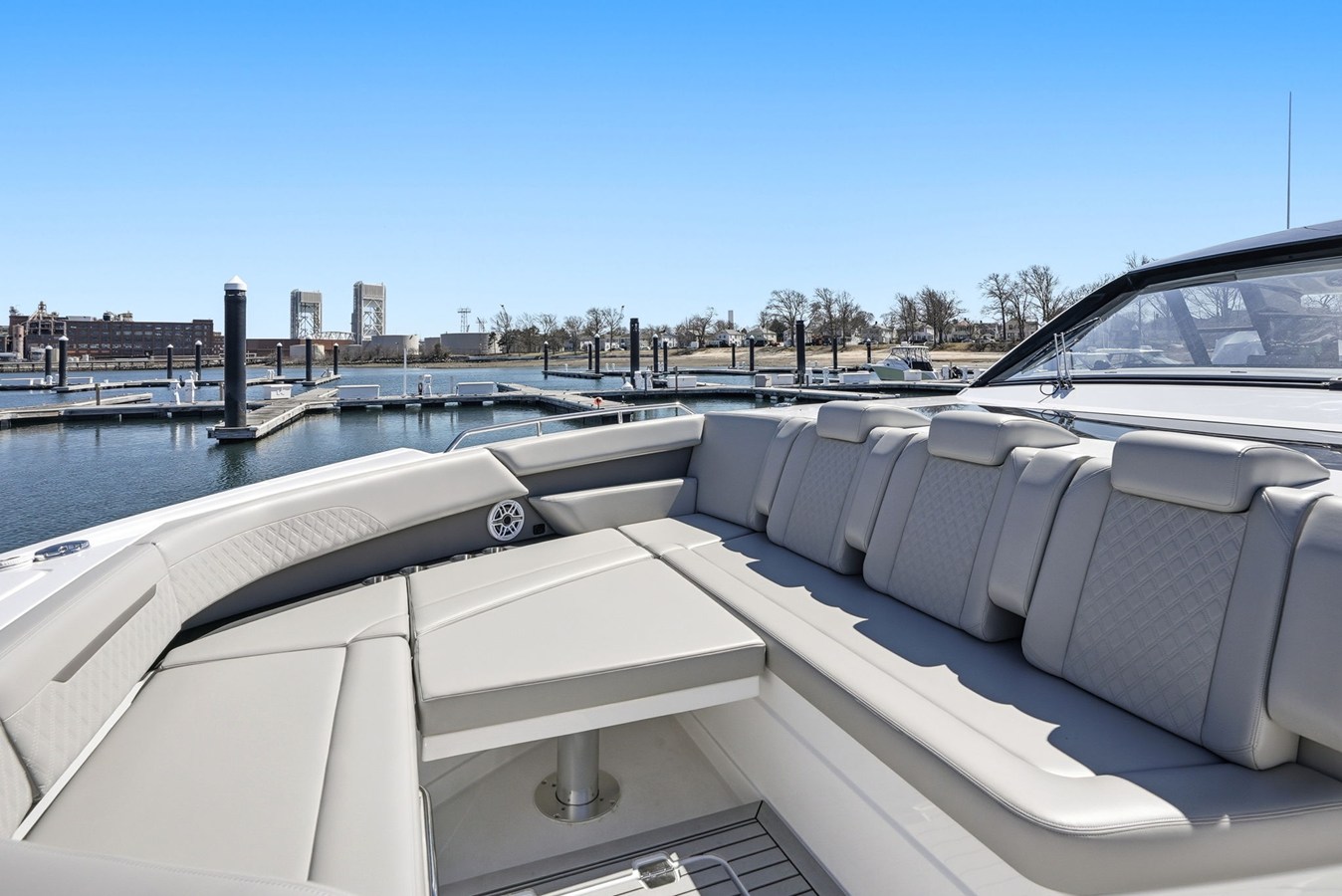 CRUISERS YACHTS 50 GLS OB, photo 51