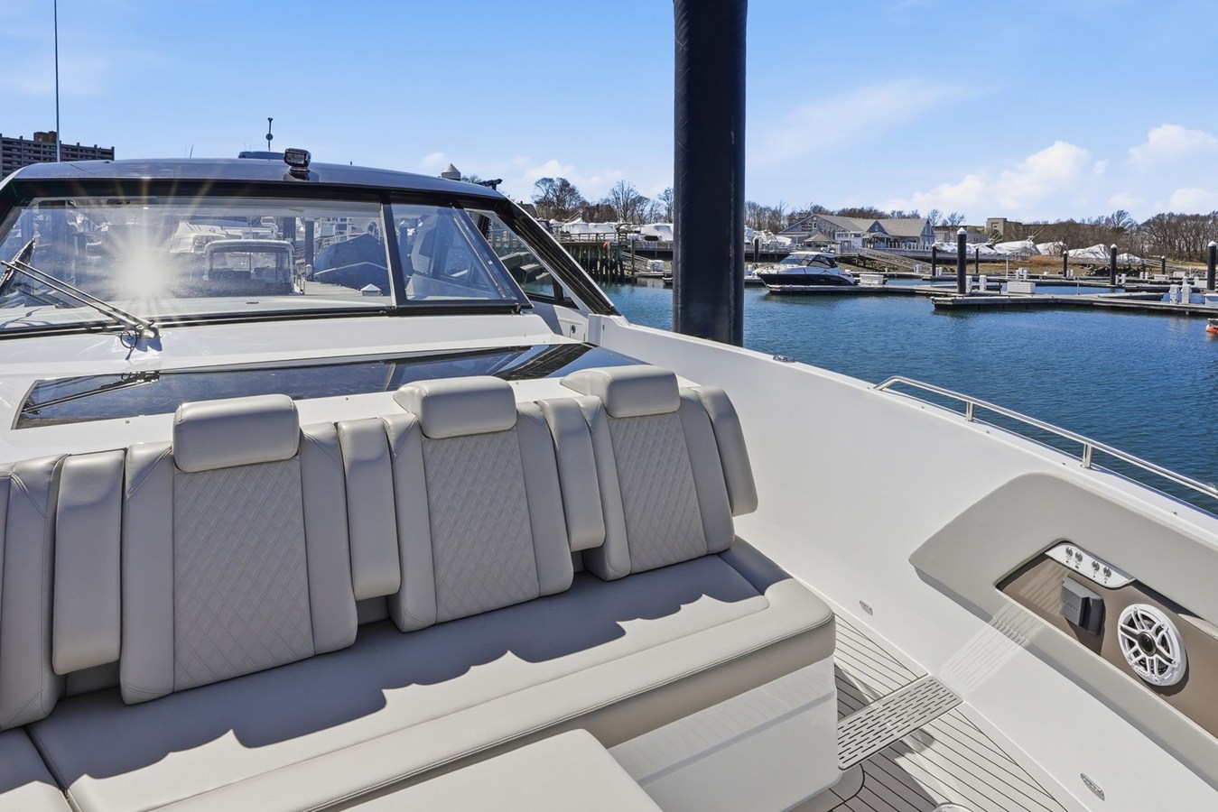 CRUISERS YACHTS 50 GLS OB, photo 53